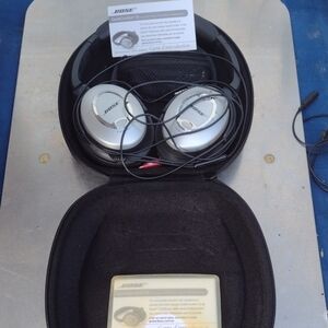 Bose QuietComfort 15 Headphones - Silver NWOT